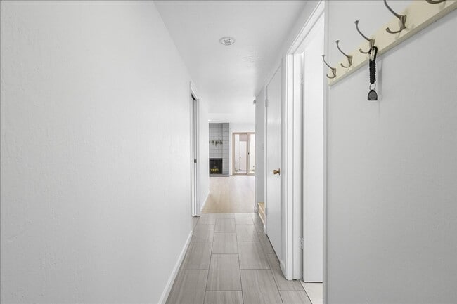 Building Photo - 1141 Verdemar Dr