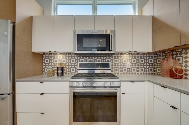 Building Photo - 30 Florida Ave NW