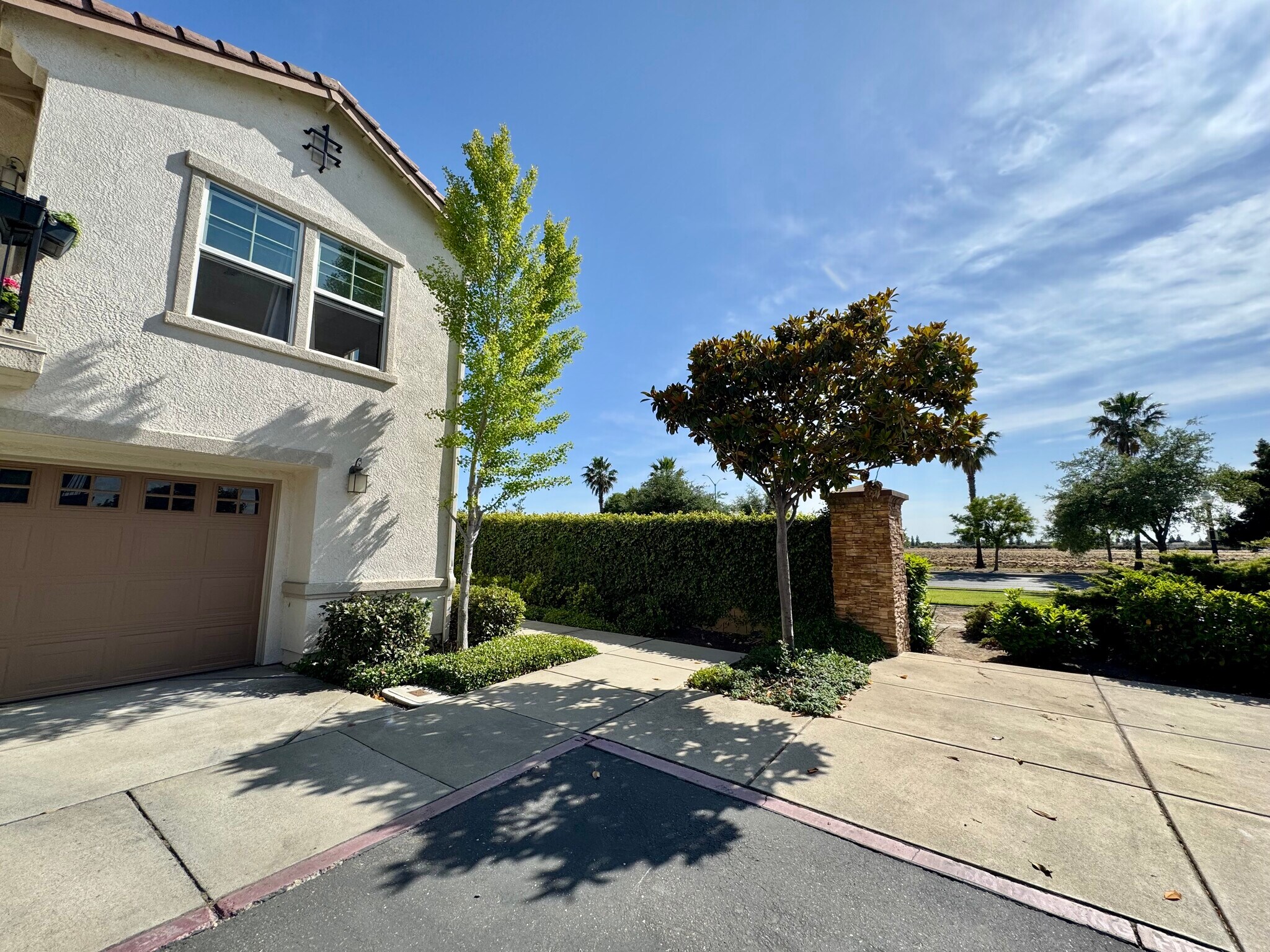 Building Photo - 3301 N Park Dr