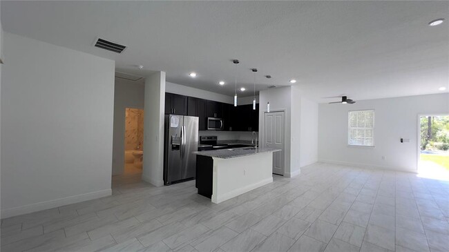 Building Photo - 8610 N Upland Dr