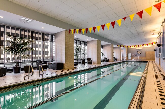 Building Photo - 225 N Columbus Dr