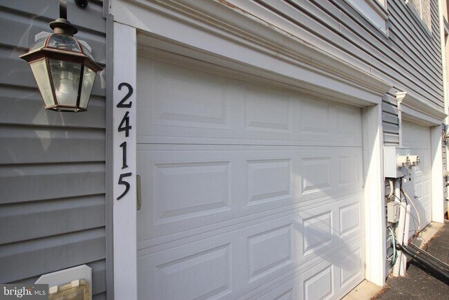 Building Photo - 2415 Rainswood Ln