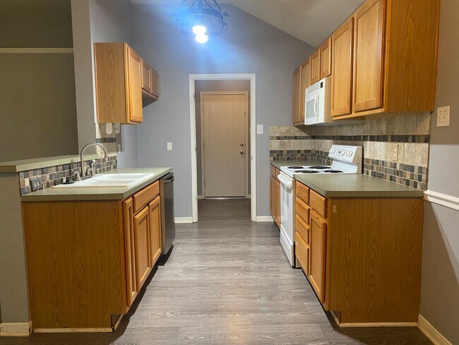 Building Photo - 3 BEDROOM, BELTON ISD