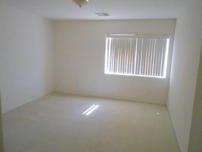 Building Photo - Beautiful 4 Bedroom Home in Summerlin