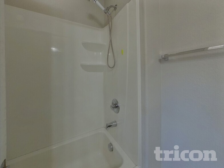 Building Photo - 705 Grissom Dr.