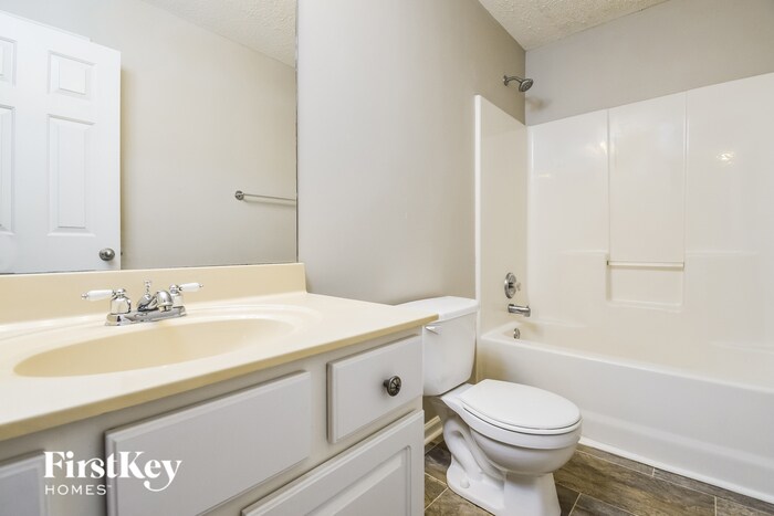 Building Photo - 44 Glenmaura Way NW