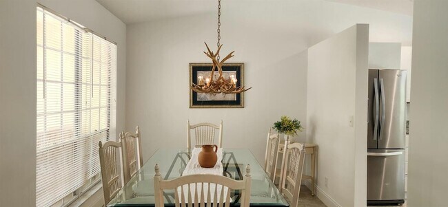 Building Photo - 2284 Las Casitas Dr