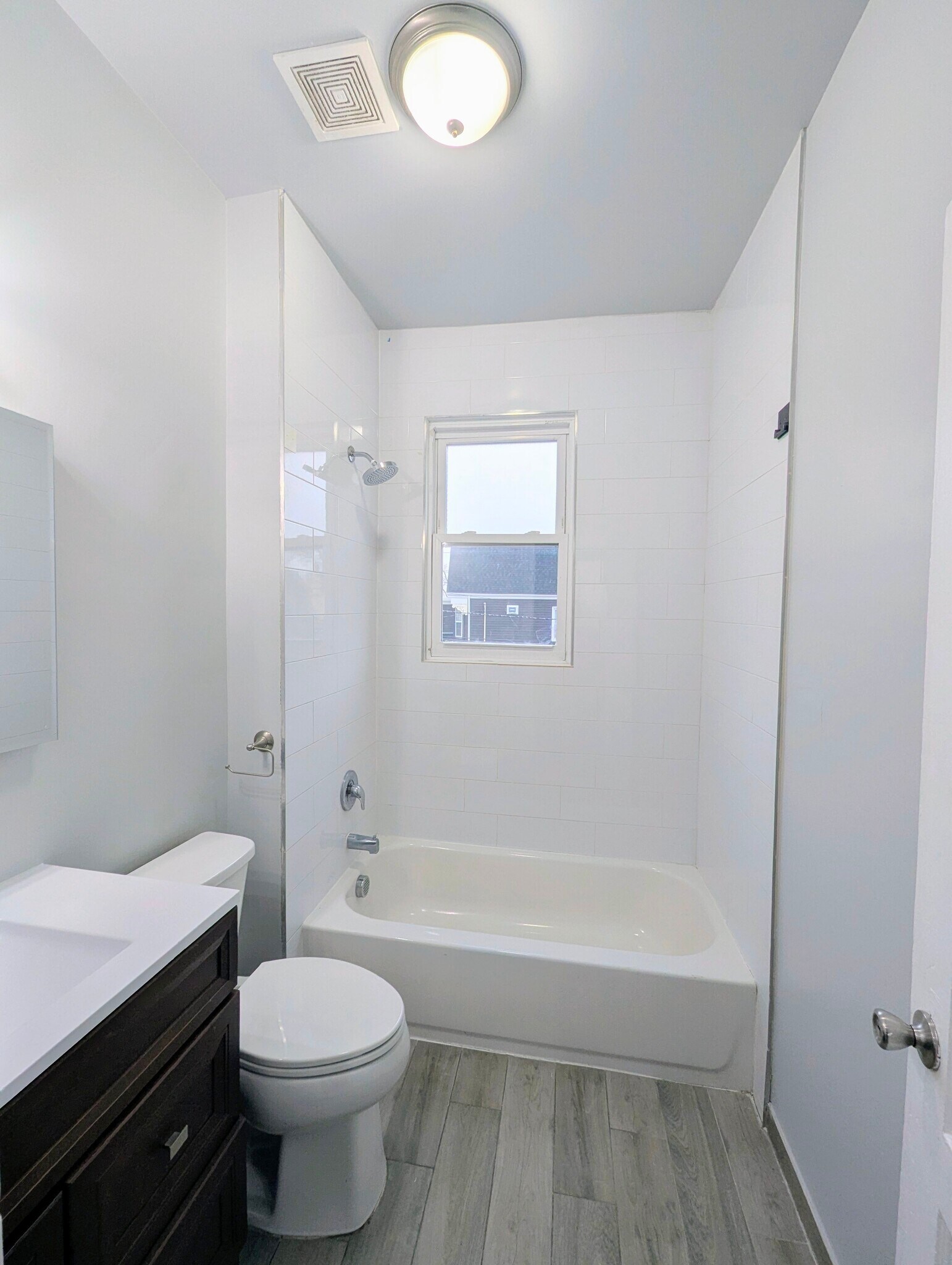 Building Photo - 105 Richelieu Ter