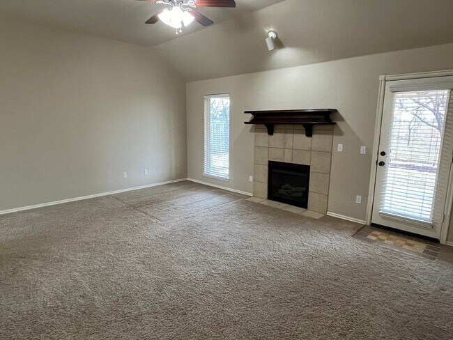Building Photo - Great 3 Bed, 2 Bath Home in Moore Schools