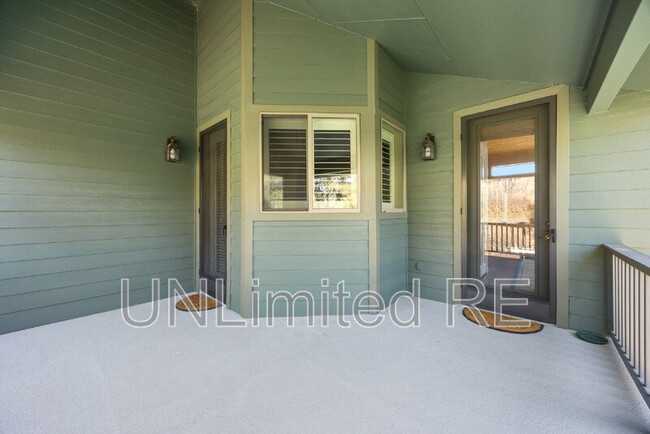 Building Photo - 674 Crosscreek Dr