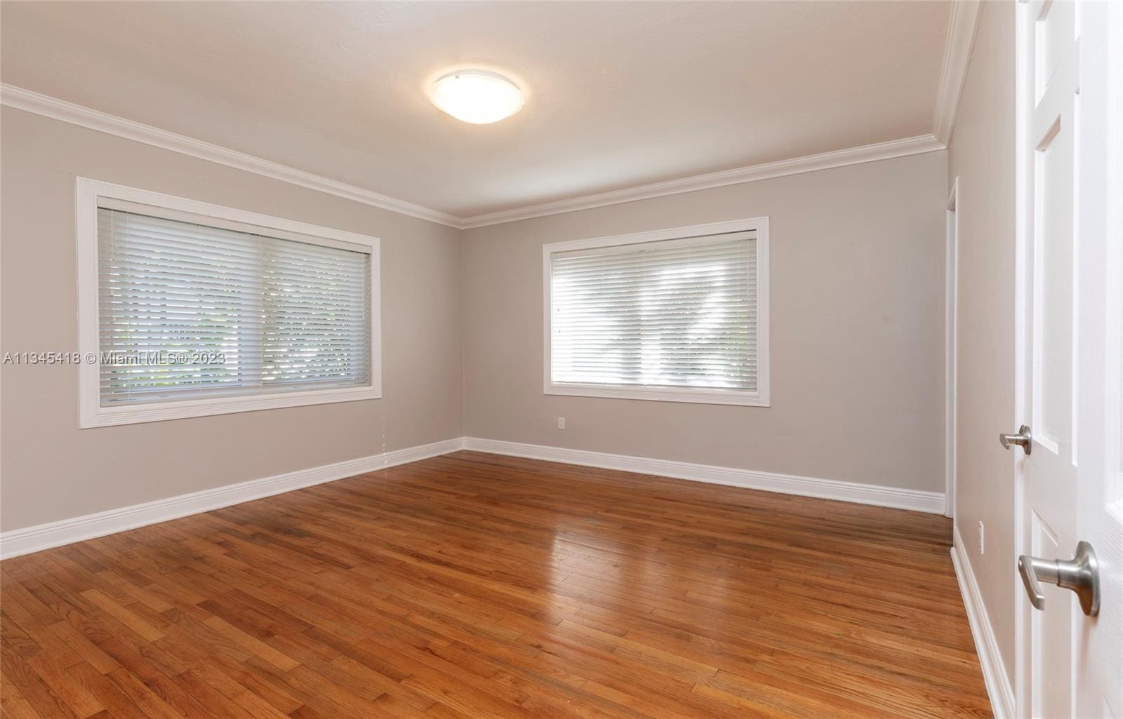 Building Photo - 1350 Mendavia Ave