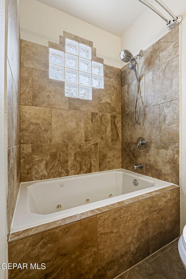 Building Photo - 14373 Tobe Davis Dr