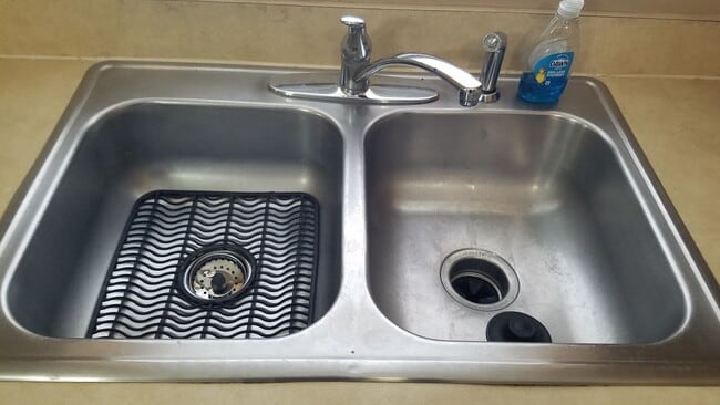 Building Photo - 2 bed 2 bath 2-plex with 1000 sf. and gara...
