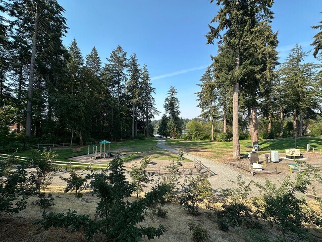 Building Photo - 7741 20th Ln SE