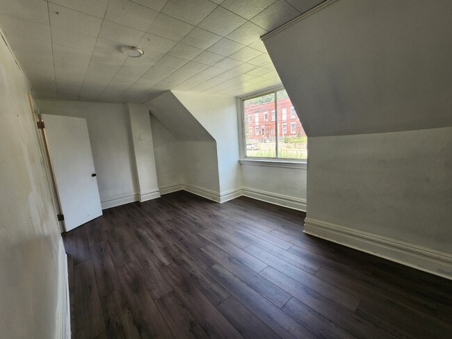 Building Photo - 446 Airbrake Ave