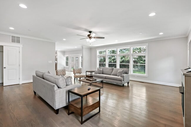 Building Photo - 2901 Random Rd