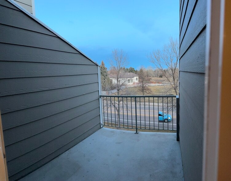 Balcony - 4245 Boardwalk Dr