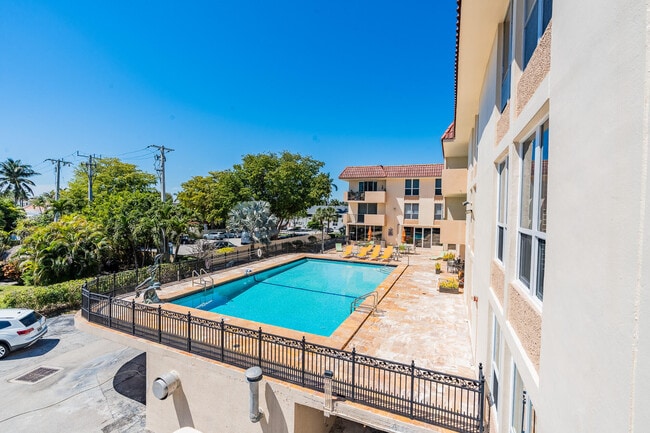 Building Photo - 1000 Spanish River Rd