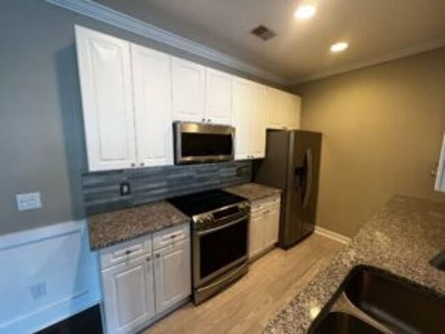 Building Photo - 1411 Belcourt Ln