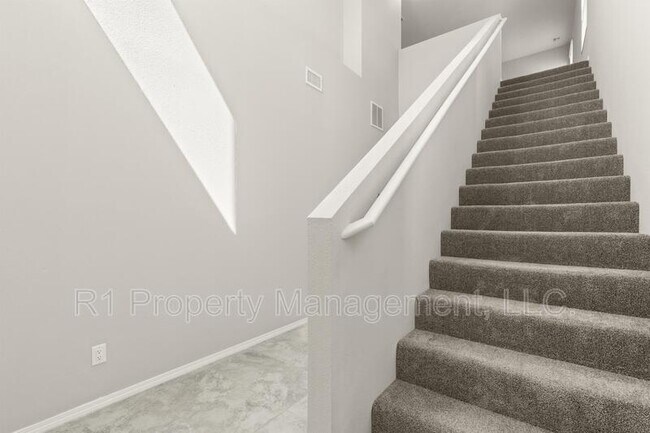 Building Photo - 5643 Linq Place Northeast