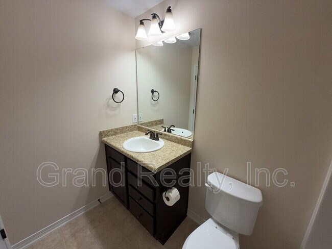 Building Photo - 5800 Glenby Ct