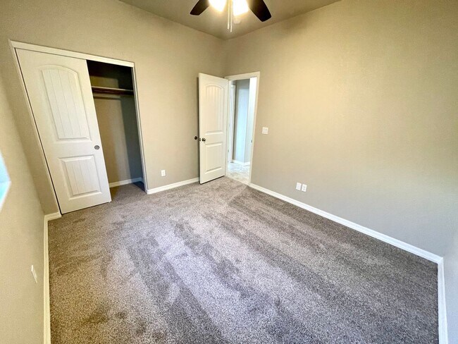 Building Photo - 2022 Construction 3 Bedroom Home in Southe...