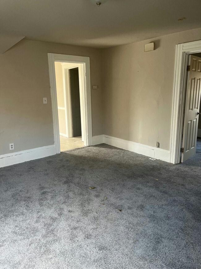 Building Photo - 8220 Sowinski Ave