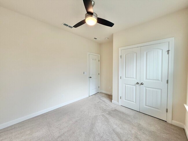 Building Photo - Beautiful 4BD, 3BA House with Bonus Family Room, Large Fenced Backyard, and Finished 2-Car Garage...