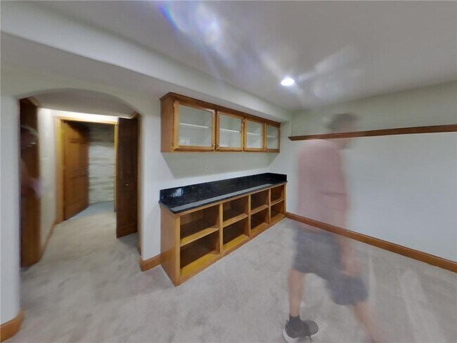 Building Photo - 8915 Umbria Pl N