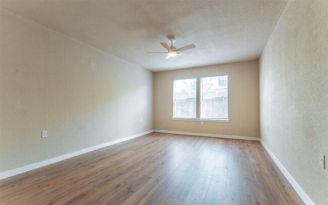 Building Photo - 7106 Thannas Way