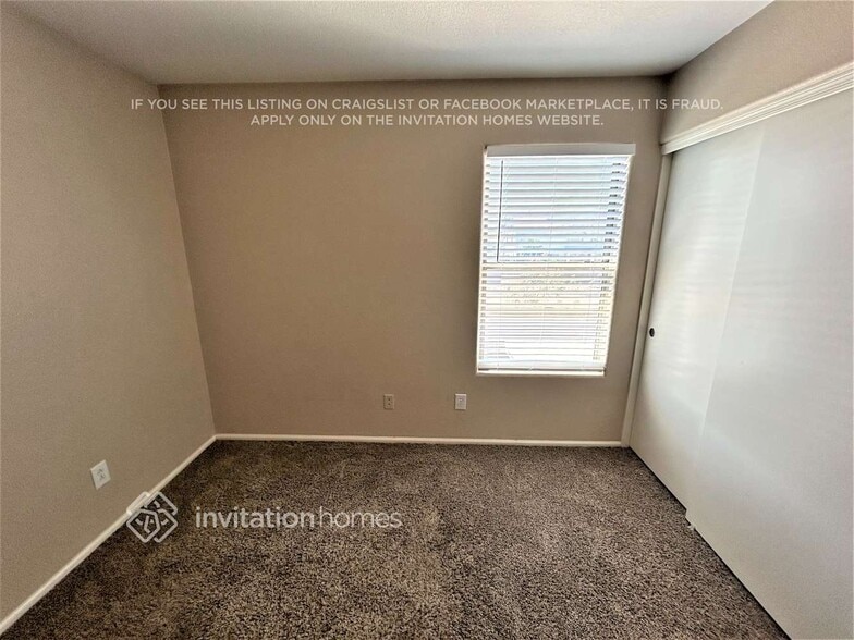 Building Photo - 16585 W Latham St