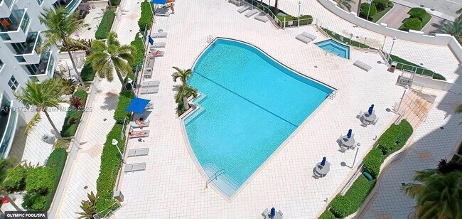 Building Photo - 7900 Harbor Island Dr