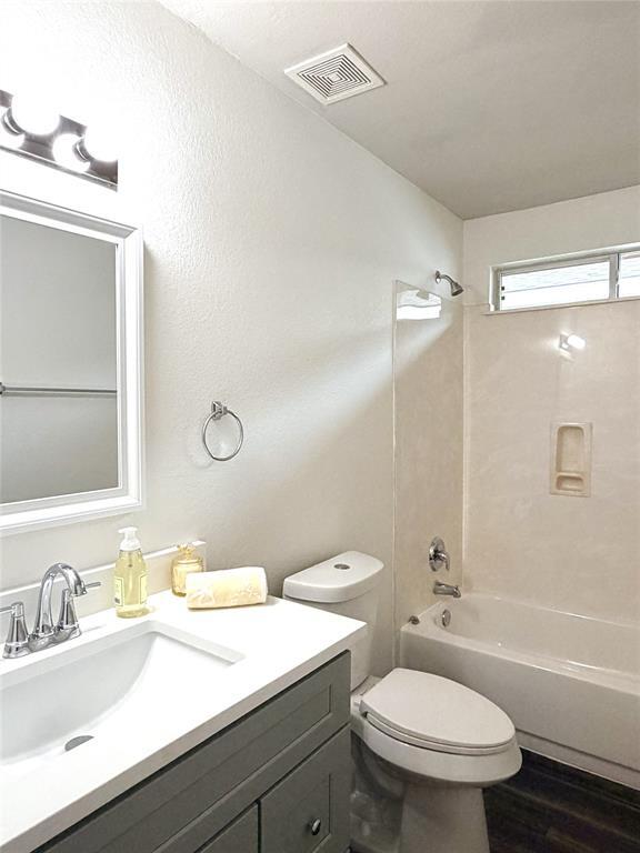 Building Photo - 5216 English Glade Dr