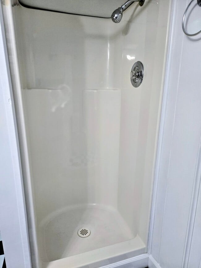 Building Photo - 3803 N Pacific Ave