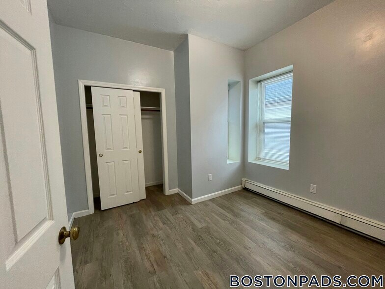 Building Photo - 114 Mt Pleasant Ave