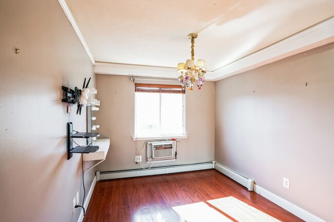 Building Photo - Spacious 4BR Duplex in Bronx