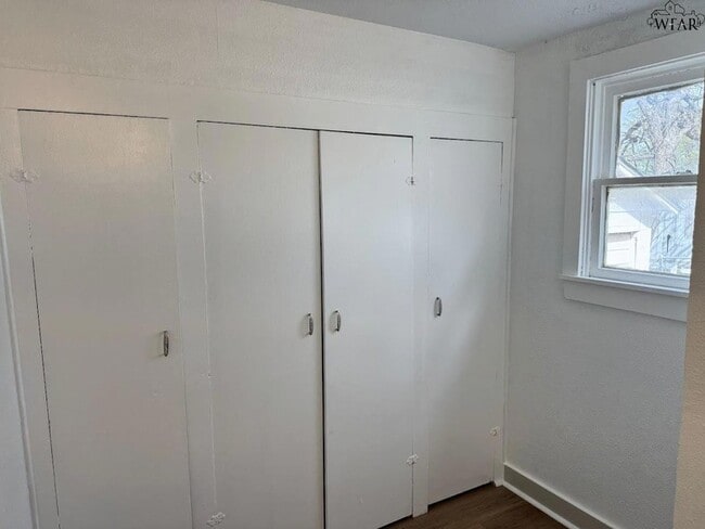 Building Photo - 1810 7th St