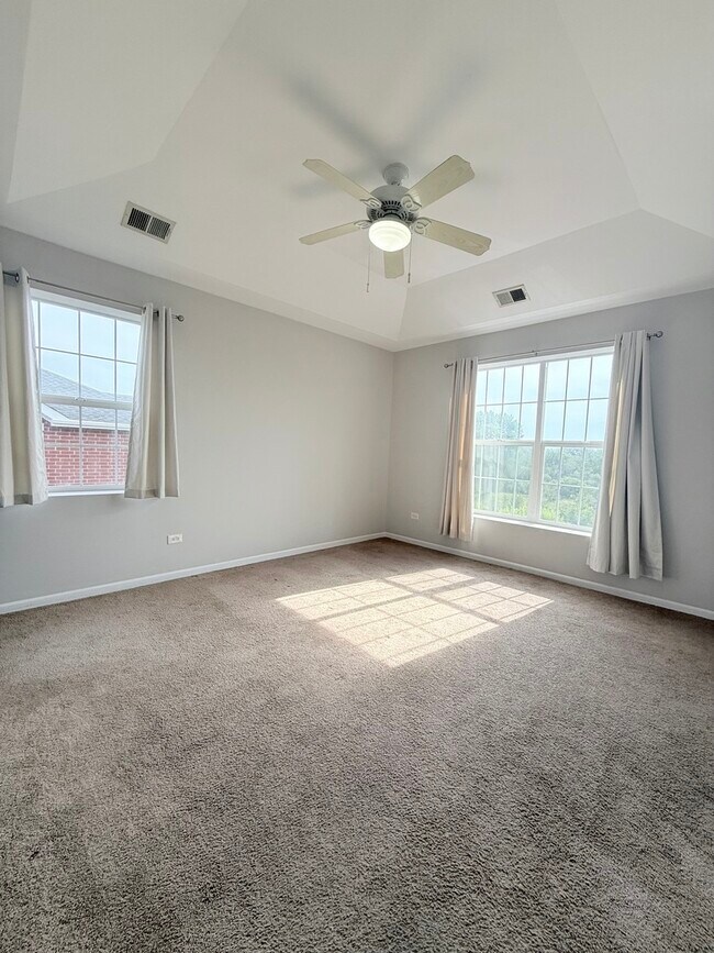 Building Photo - 16631 Liberty Cir