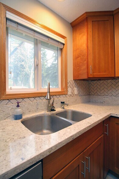 Building Photo - 18690 Don Lee Way