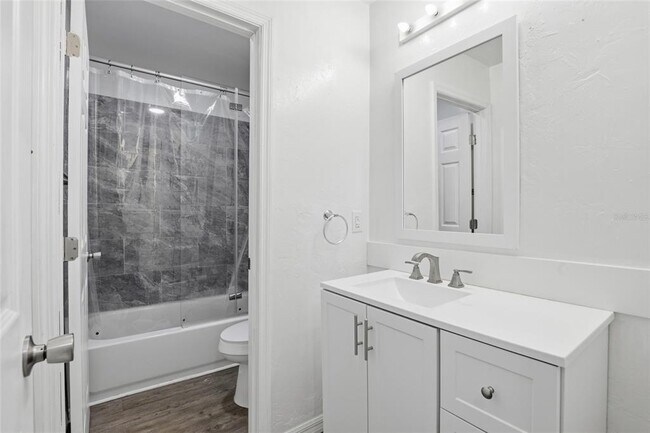 Building Photo - 207 SW 6th Ave