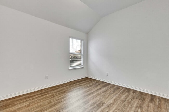 Building Photo - 175 Short Leaf Dr