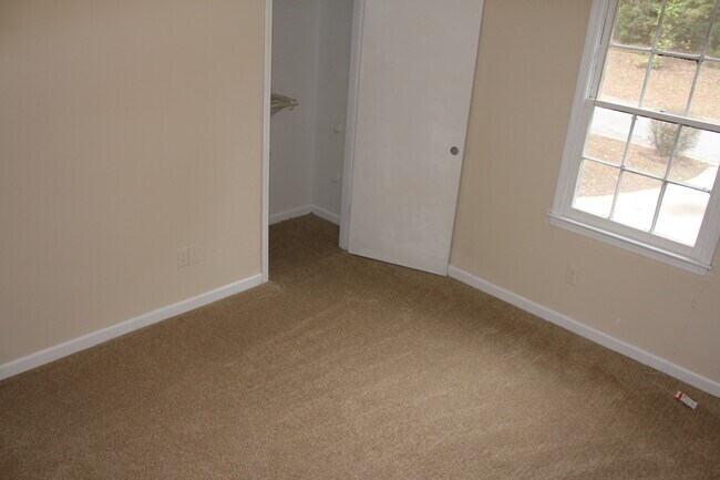 Building Photo - 1410 Ashbrook Dr NW