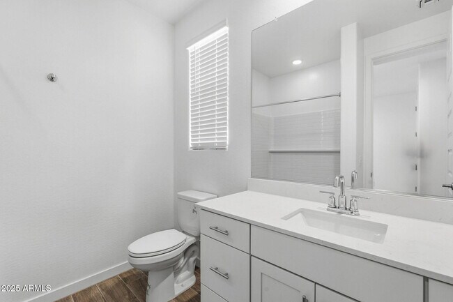 Building Photo - 8147 E Paloma Ave