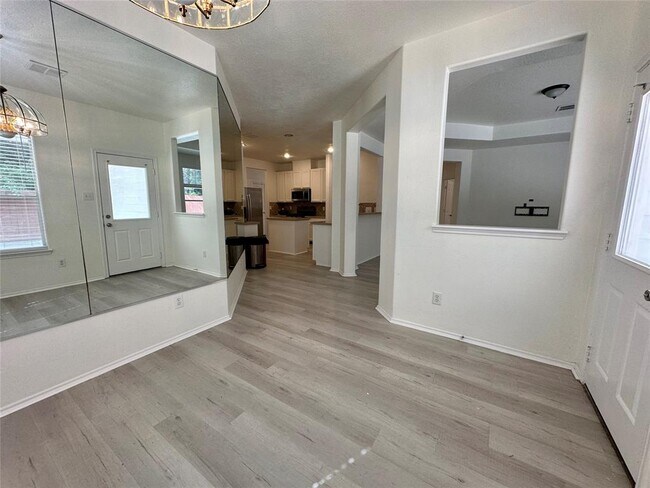Building Photo - 951 Doire Dr