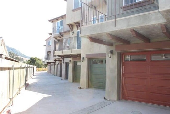 Building Photo - 229 N Chorro St