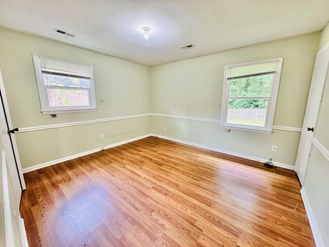 Building Photo - 4824 Farm Pond Ln