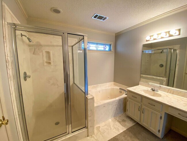 Building Photo - 3 bed, 2 bath in Lakeland near Stonebridge...