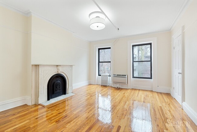 Building Photo - 244 Macon St