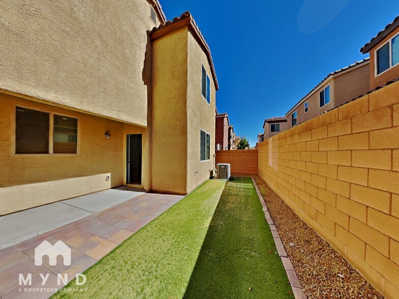 Building Photo - 7693 Lots Hills Dr