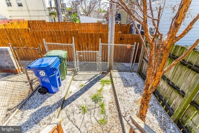 Building Photo - 2933 Fait Ave